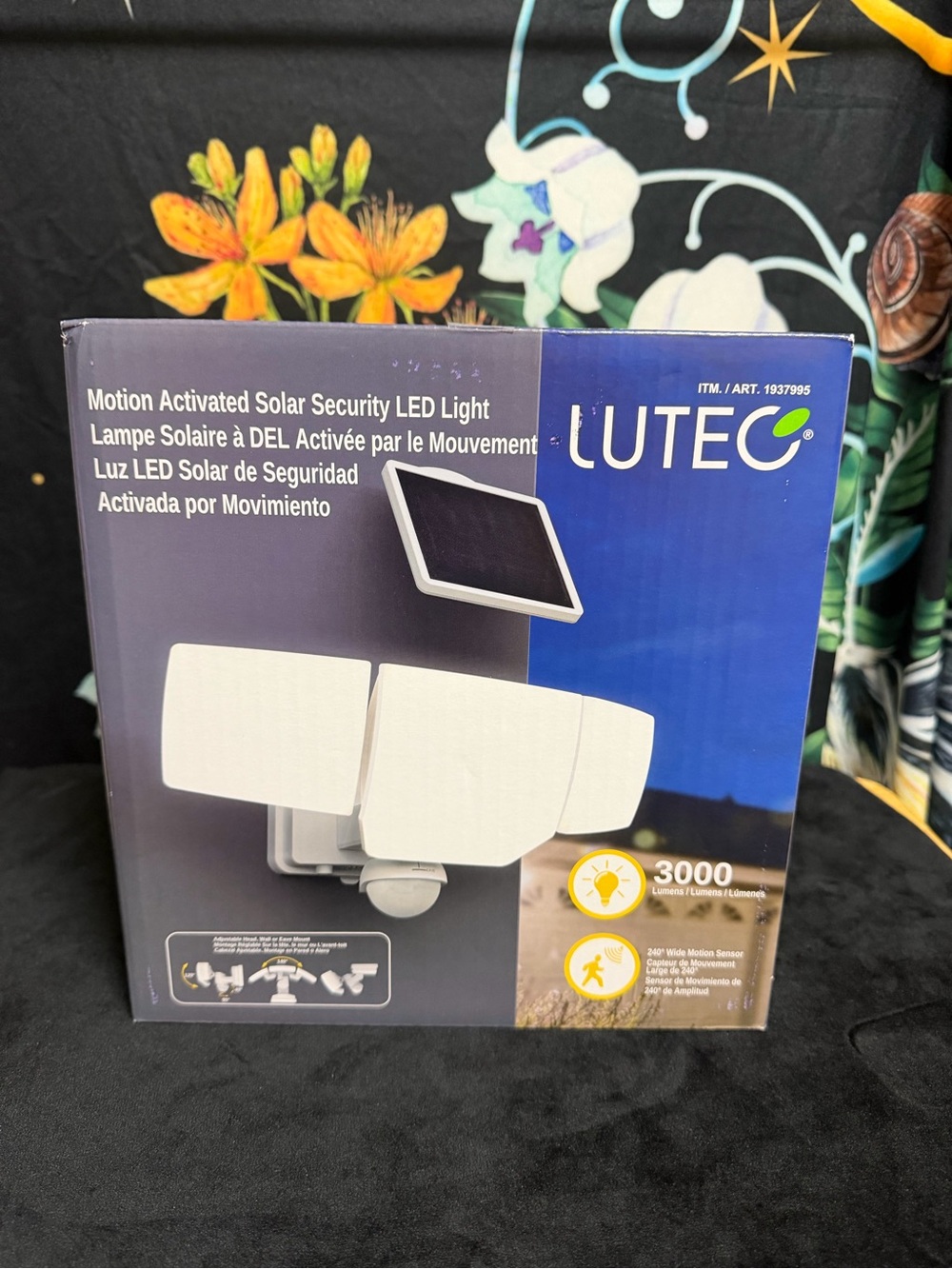 Lutec Motion Activated Solar Security LED Light - White